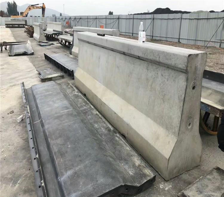 公路隔离墩华体会官方网页版